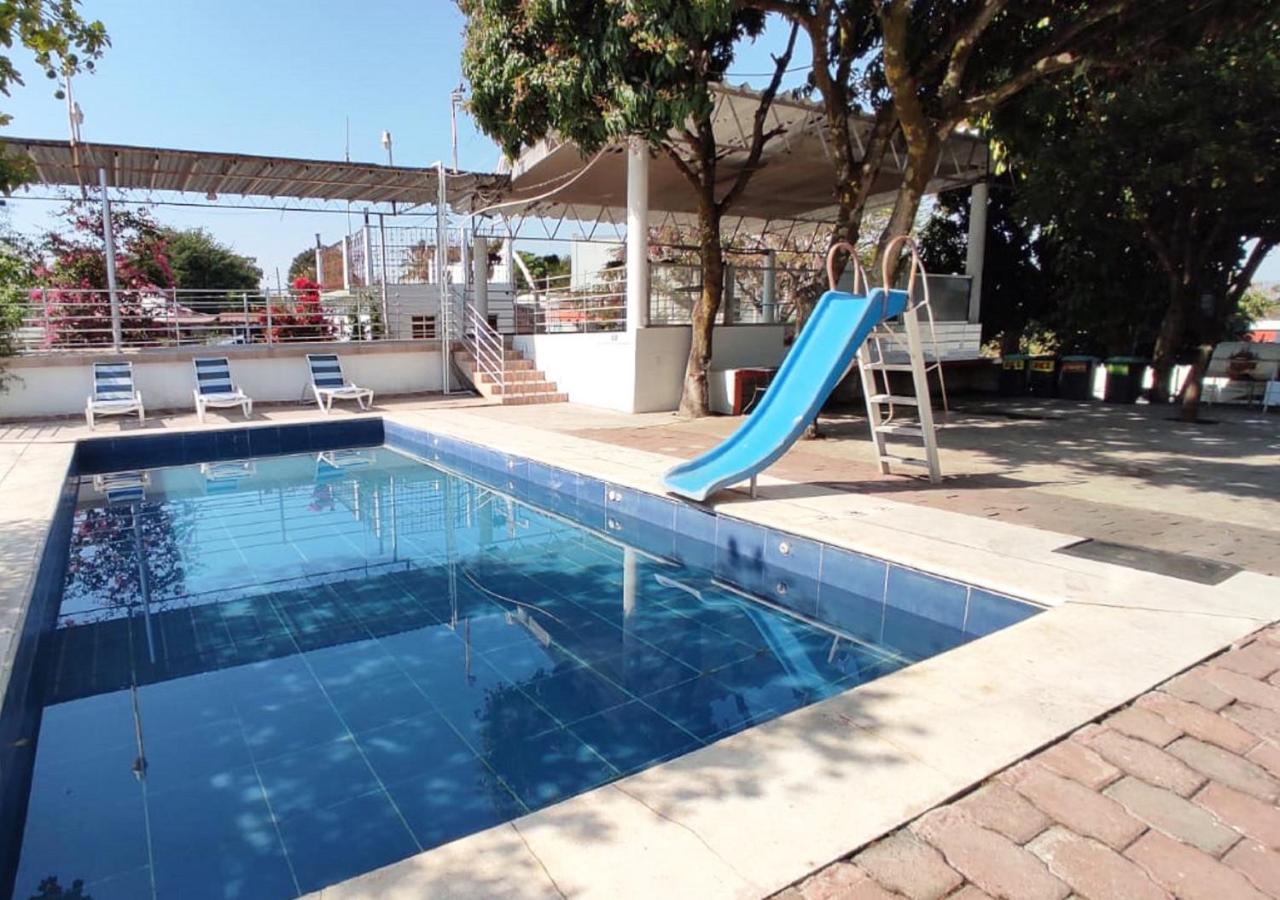 Hotel Quinta De La Rosa Cuautla  Экстерьер фото