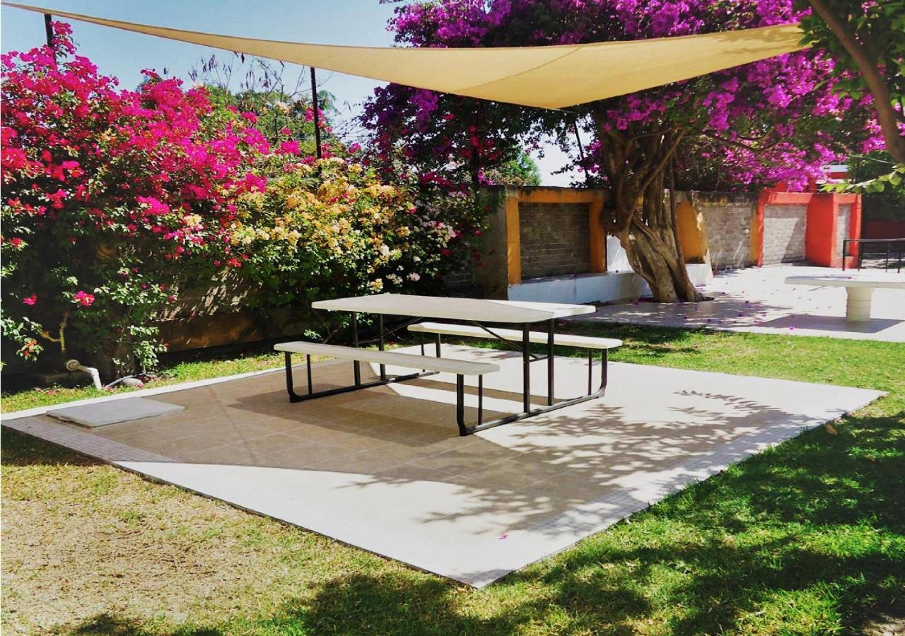 Hotel Quinta De La Rosa Cuautla  Экстерьер фото