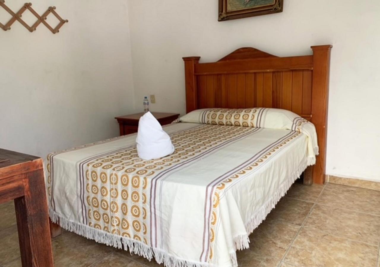 Hotel Quinta De La Rosa Cuautla  Экстерьер фото