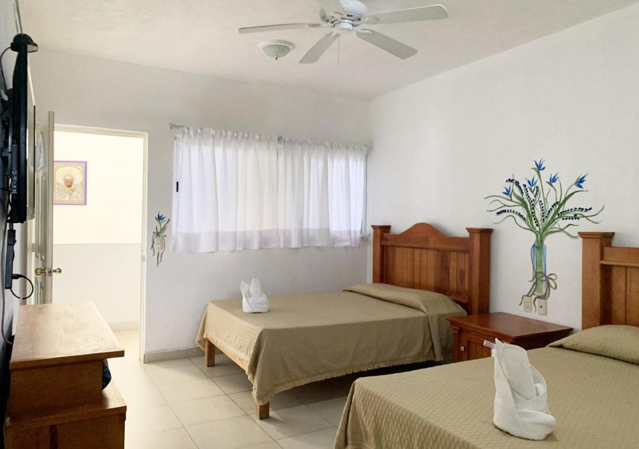 Hotel Quinta De La Rosa Cuautla  Экстерьер фото