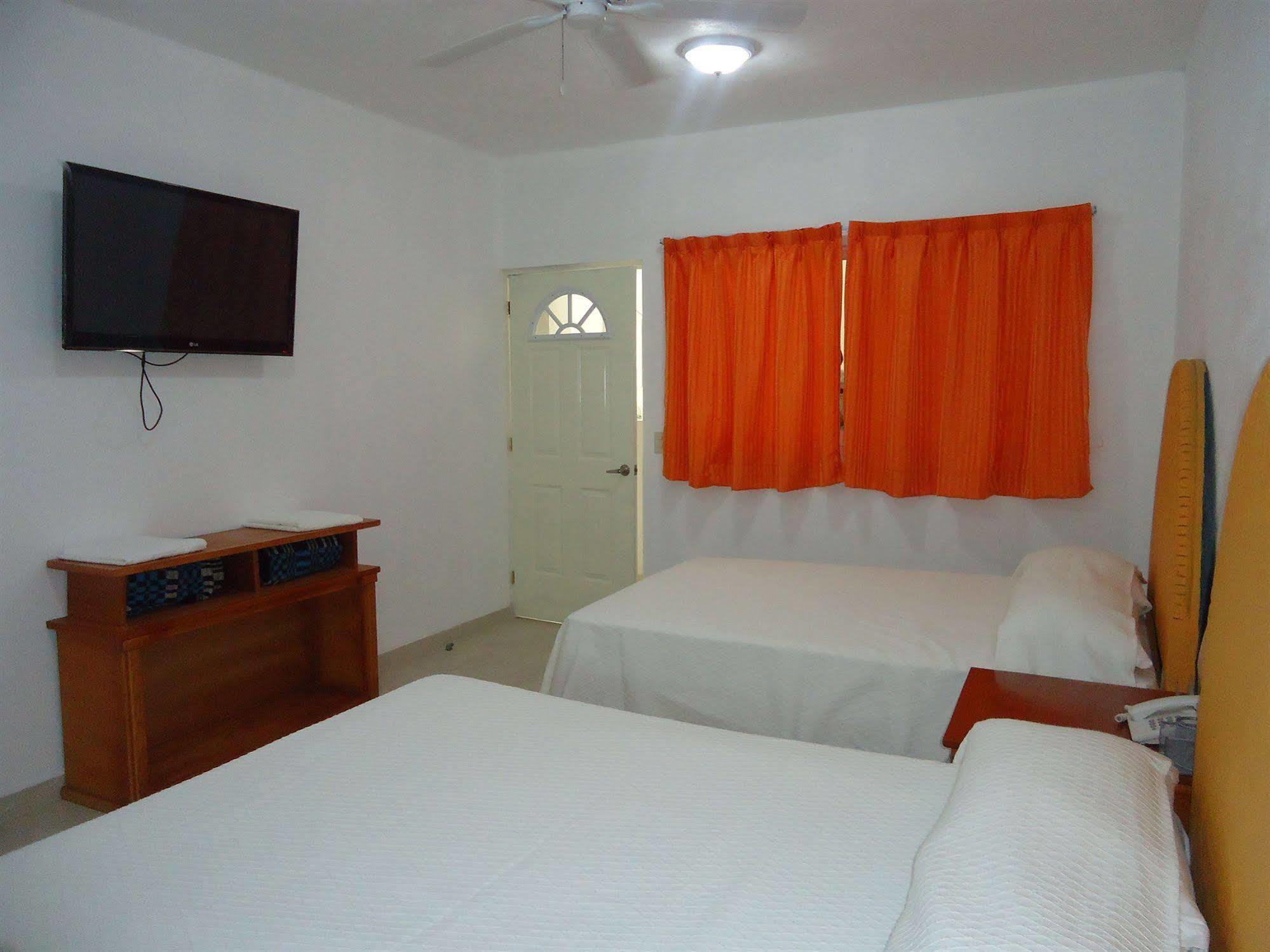 Hotel Quinta De La Rosa Cuautla  Экстерьер фото